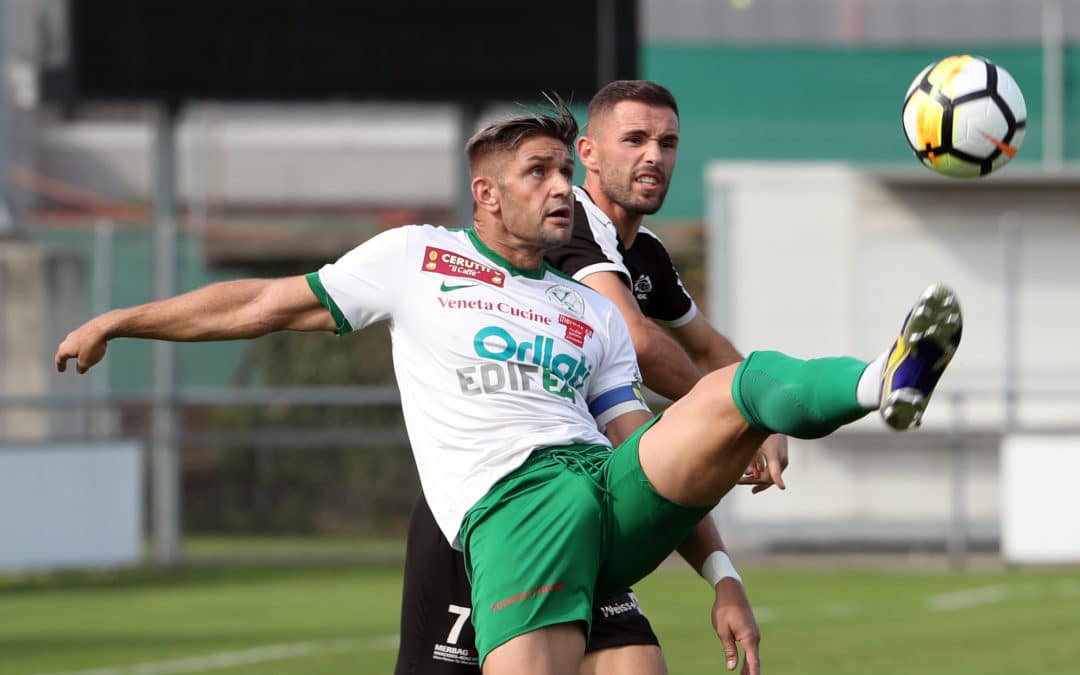 YVERDON, 28 juillet 2018. Football. Stade municipal. Match de préparation YS-Koeniz. François Marque le capitaine yverdonnois.