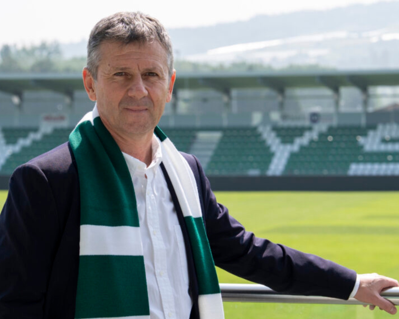 ADRIAN URSEA, NOUVEL ENTRAÎNEUR D’YS !