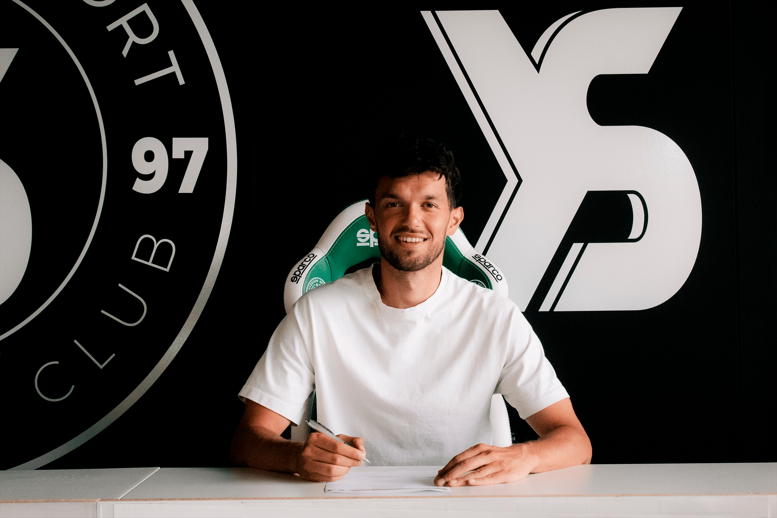 YS enrôle Shkelqim Demhasaj, meilleur buteur de DCL 25/26